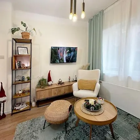 Апартамент Urban Heaven Hideout, Cozy In Prime Center *
